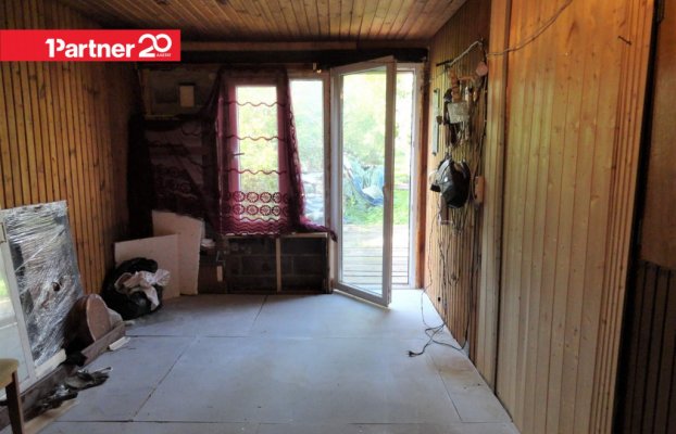 Image 2 of 19