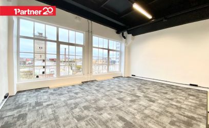 Pilte STIILNE, KÕRGE LAEGA 4,5m RUUM. VEEÜHENDUS. OMA WC.