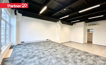 Pilte STIILNE, KÕRGE LAEGA 4,5m RUUM. VEEÜHENDUS. OMA WC.