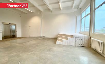 Pilte UUS HIND!!! KÕRGE LAEGA ja VEEÜHENDUSEGA RUUM. PÄÄS LIFTIST.