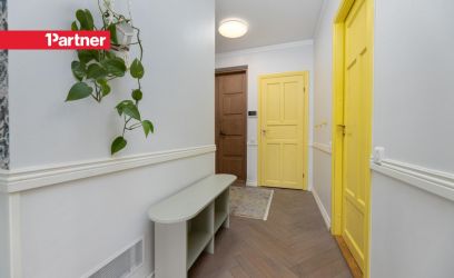 Pilte AINULAADNE KODU PERELE KADRIORU SÜDAMES HINNATUD MAJAS