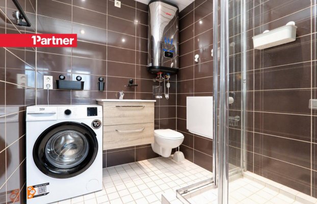 Image 21 of 49