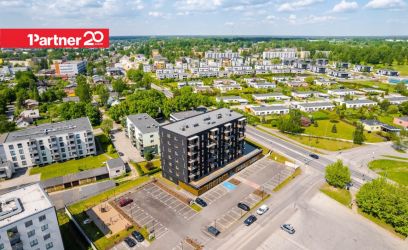 Pilte Avar ja kaasaaegne vitriinakendega äripind
