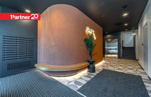Image 10 of 27