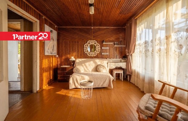 Image 7 of 18