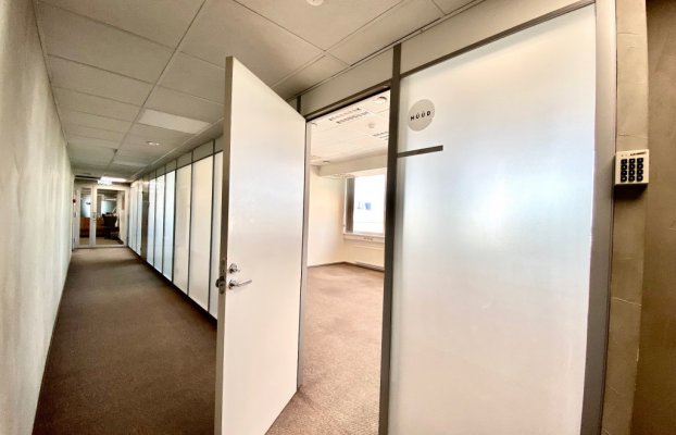 Image 7 of 18