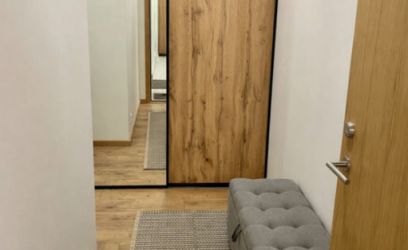 Pilte Mugav üürikodu uusarenduses – rõdu, panipaik, 2 parkimiskohta