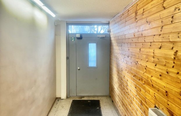 Image 15 of 19