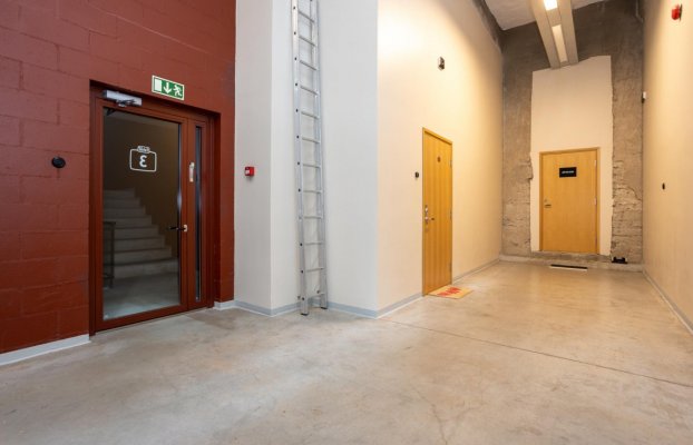 Image 24 of 34