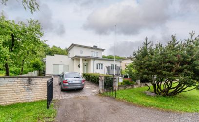 Image of Praktiline kodu väiksemale perele koos garaažiga!