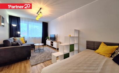 Pilte VÄRSKELT RENOVEERITUD AVAR 1-TOALINE RÕDUGA KODU!