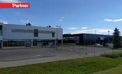 Pilte Jaguar Land Rover, Tesla, SINU BRAND, Mercedes-Benz
