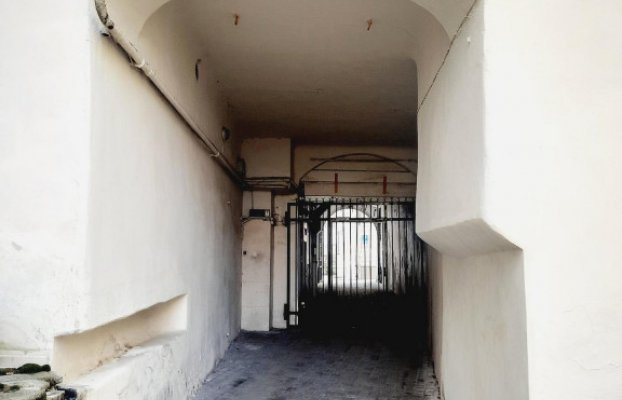 Image 20 of 27