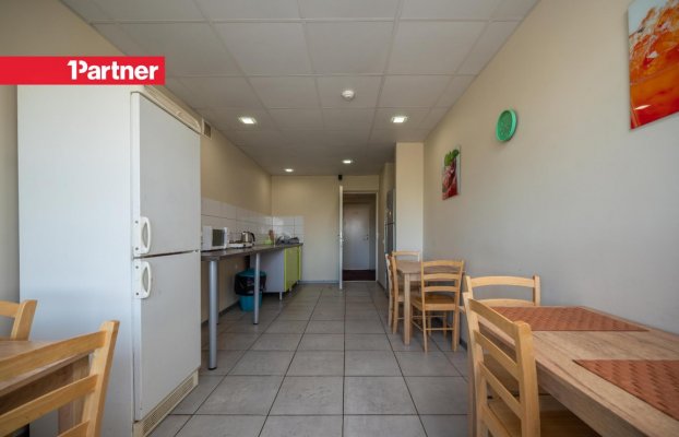Image 10 of 31