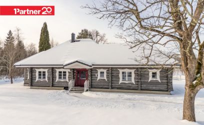 Image of Oja kaldal ainulaadse arhidektuuriga palkmaja, mööbel hinnas.