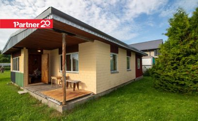 Pilte Mere lähedal elamumaa, hoone ajutiseks kasutuseks olemas