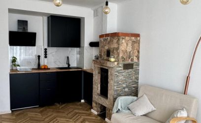 Pilte VÄRSKELT RENOVEERITUD KORTER RUKKI TÄNAVAL - OLEMAS ON KAMIN!