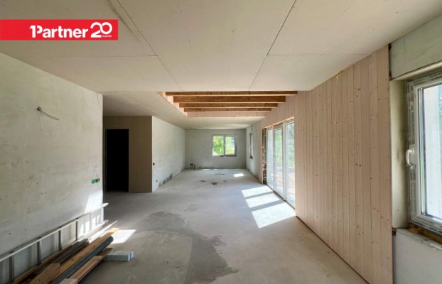 Image 10 of 27