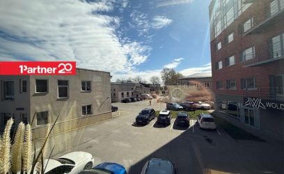 Pilte Anname üürile büroo Telliskivi ja Vanalinna piiril Mayeri majas!