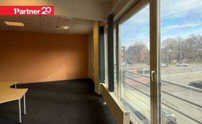 Pilte Anname üürile büroo Telliskivi ja Vanalinna piiril