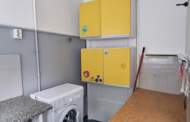 Image 11 of 27