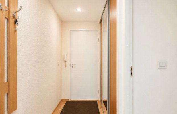 Image 5 of 18