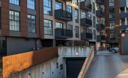 Image of AVAR JA MULTIFUNKTSIONAALNE VITRIINAKENDEGA ÄRIPIND KALASADAMAS