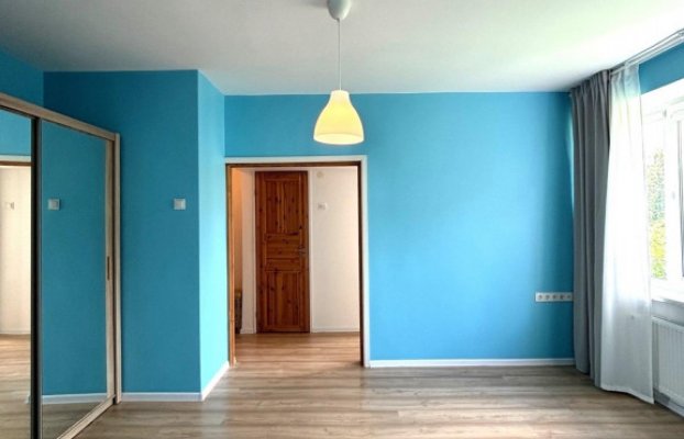 Image 2 of 39