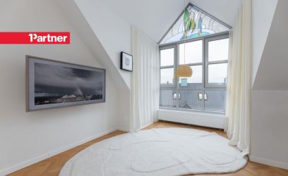 Pilte AVAR JA VALGUSKÜLLANE KATUSEKORTER ILMARISE KVARTALIS!