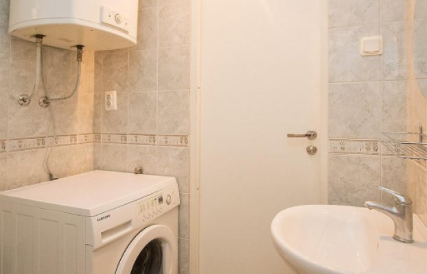 Image 11 of 16