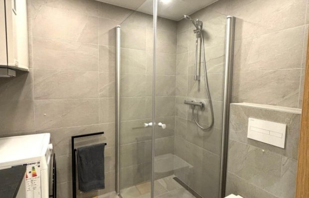 Image 21 of 34